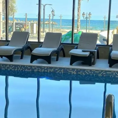 Blaxy Beach And Spa Prima Linie La Paja Complex Cu Piscine Si Restaurante Năvodari