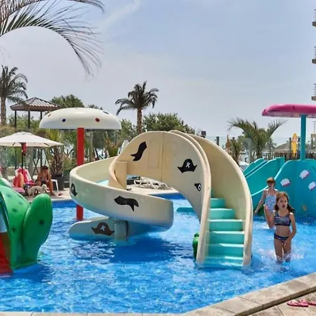 Blaxy Beach And Spa Prima Linie La Paja Complex Cu Piscine Si Restaurante